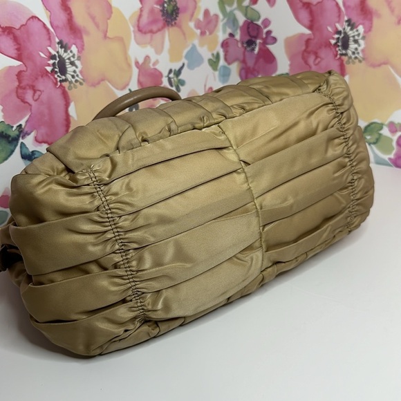 💯Authentic Prada Beige Tessuto Gaufre Ruched Shoulder Handbag🍀 - Picture 8 of 15